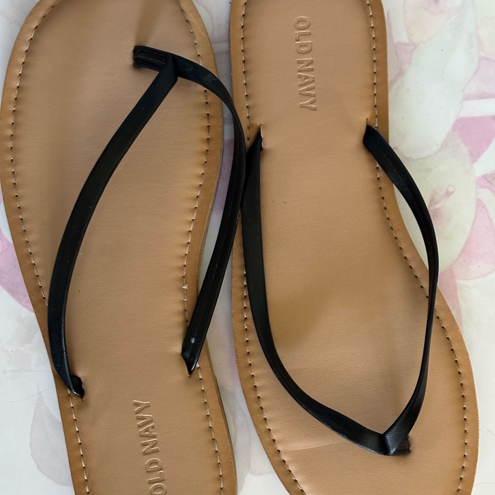 Old Navy Black and Tan Sandals